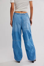 Load image into Gallery viewer, FREE PEOPLE- LOGAN CINCHE CARGO JEAN
