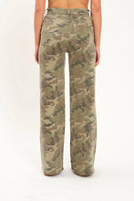 Load image into Gallery viewer, DAZE-FAROUT HIGH RISE WIDE LEG IN HIDEAWAY
