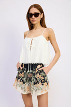 Load image into Gallery viewer, EN SAISON-IRIS FLORAL PRINT SHORTS
