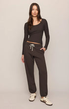 Load image into Gallery viewer, Z SUPPLY- GREYSON SCOOP LONG SLEEVE TOP IN COCOA BEAN
