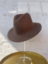 Load image into Gallery viewer, RUBY VIOLET-THE SORELLA HAT
