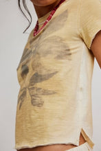 Load image into Gallery viewer, FREE PEOPLE-WALLFLOWER TEE
