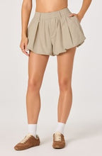 Load image into Gallery viewer, ASTR THE LABEL-MARGEEN SHORTS
