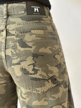 Load image into Gallery viewer, FEARLESS IS- STAC CAMO

