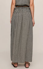 Load image into Gallery viewer, Z SUPPLY-BROOKE GINGHAM SKIRT
