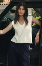 Load image into Gallery viewer, Z SUPPLY-CLASSIC ACT SWEATER VEST
