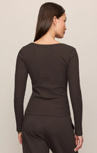 Load image into Gallery viewer, Z SUPPLY- GREYSON SCOOP LONG SLEEVE TOP IN COCOA BEAN
