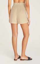 Load image into Gallery viewer, Z SUPPLY- FARAH LINEN SHORT-FLAX
