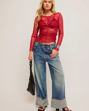 Load image into Gallery viewer, FREE PEOPLE-MOST LIKELY LAYERING TOP GLASS ROSES
