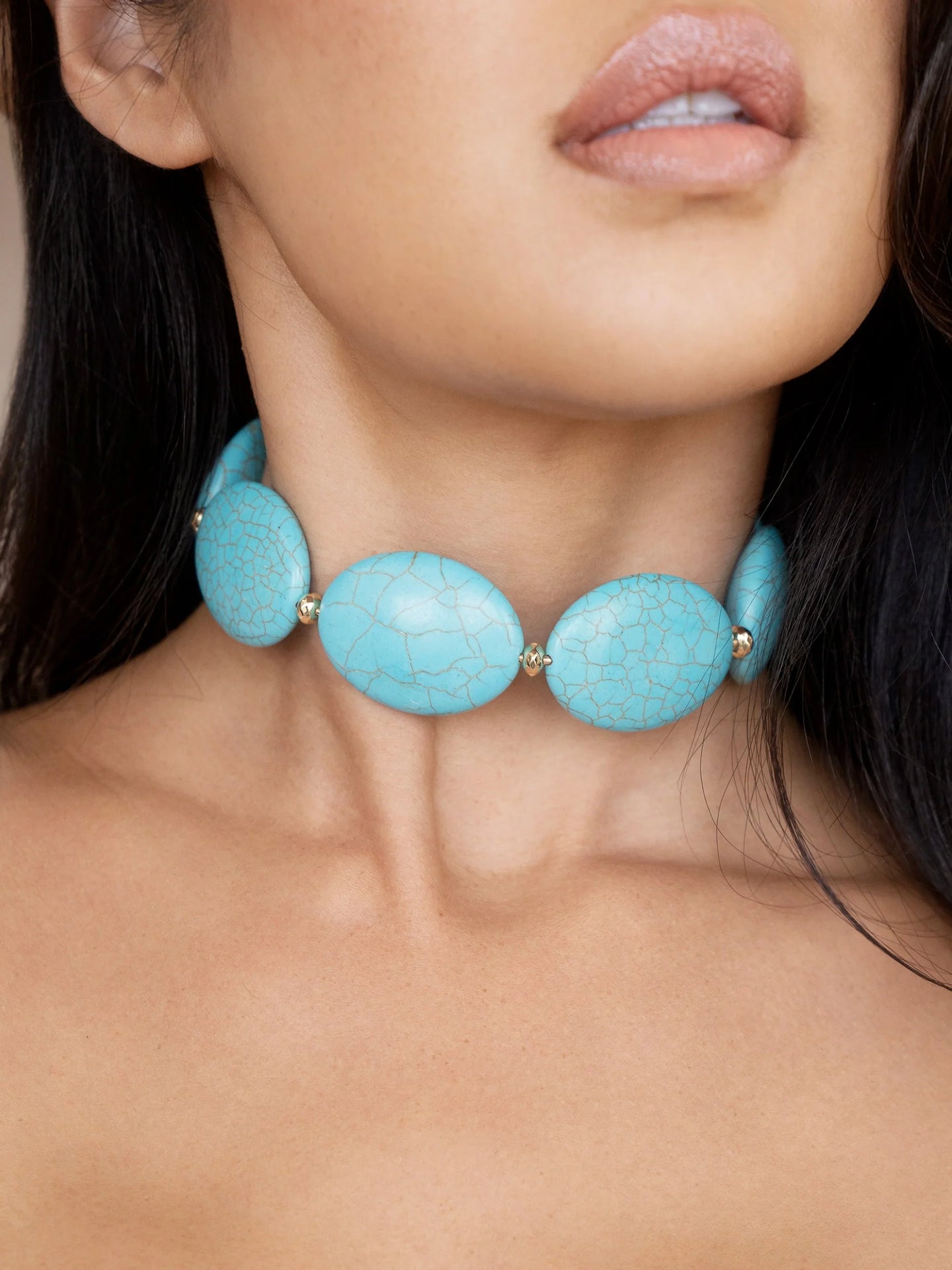 ETTIKA-OVAL TURQUOISE STONES STATEMENT CHOKER