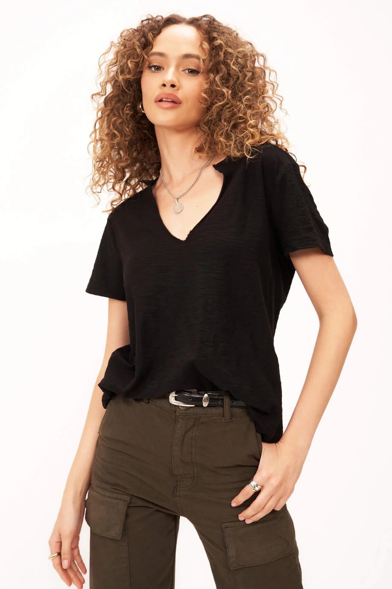 PROJECT SOCIAL T-PLATA NOTCHED TEE