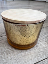 Load image into Gallery viewer, RUBY VIOLET- No.410 CANDLE
