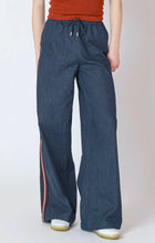 Load image into Gallery viewer, DEX/BLACK TAPE-SIDE STRIPE WIDE LEG JEAN
