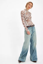 Load image into Gallery viewer, FREE PEOPLE-LYRIC LONG SLEEVE TOP IN IVORY COMBO
