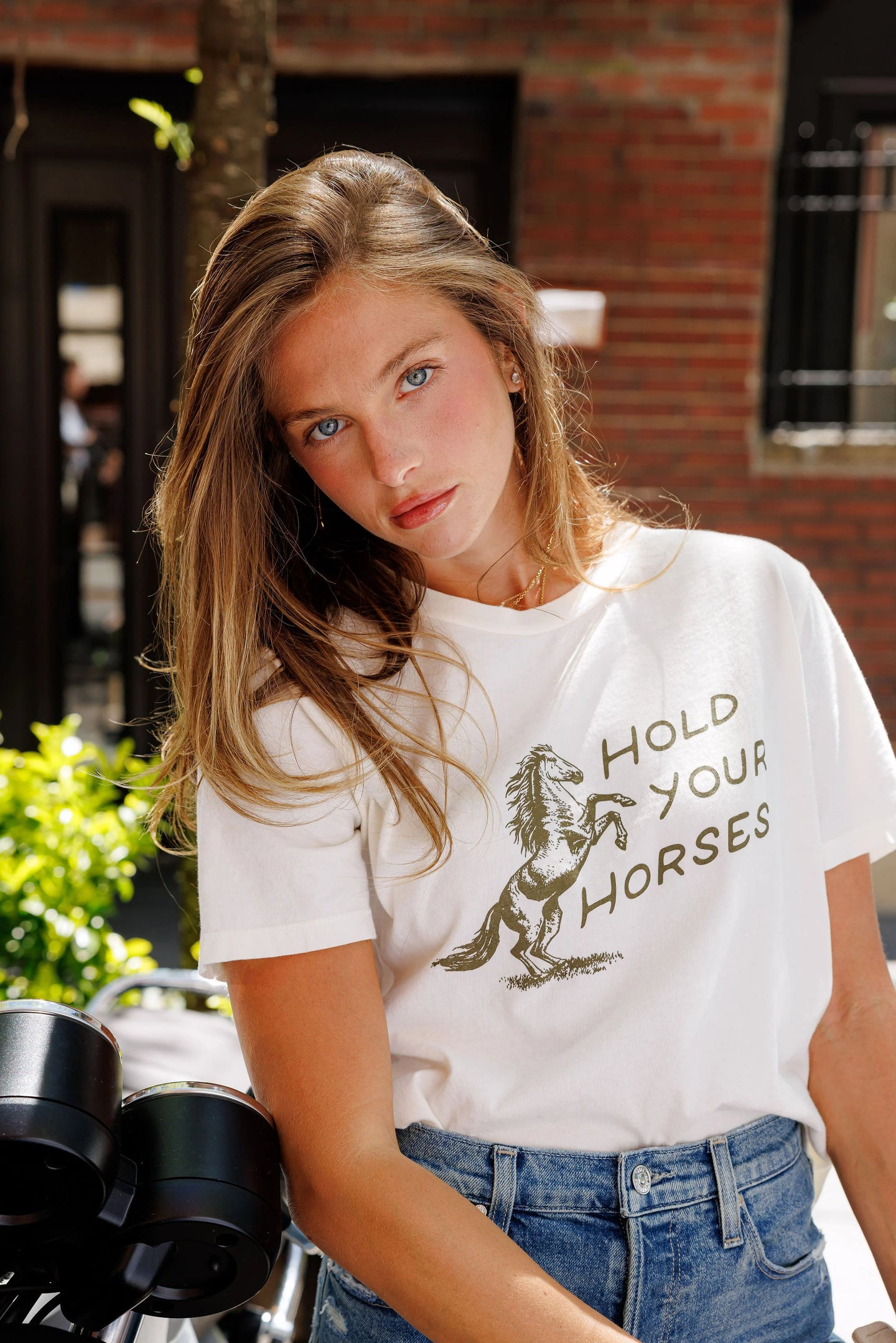 SUNNY SOMEWHERE-HOLD YOUR HOUSES EVERYDAY TEE