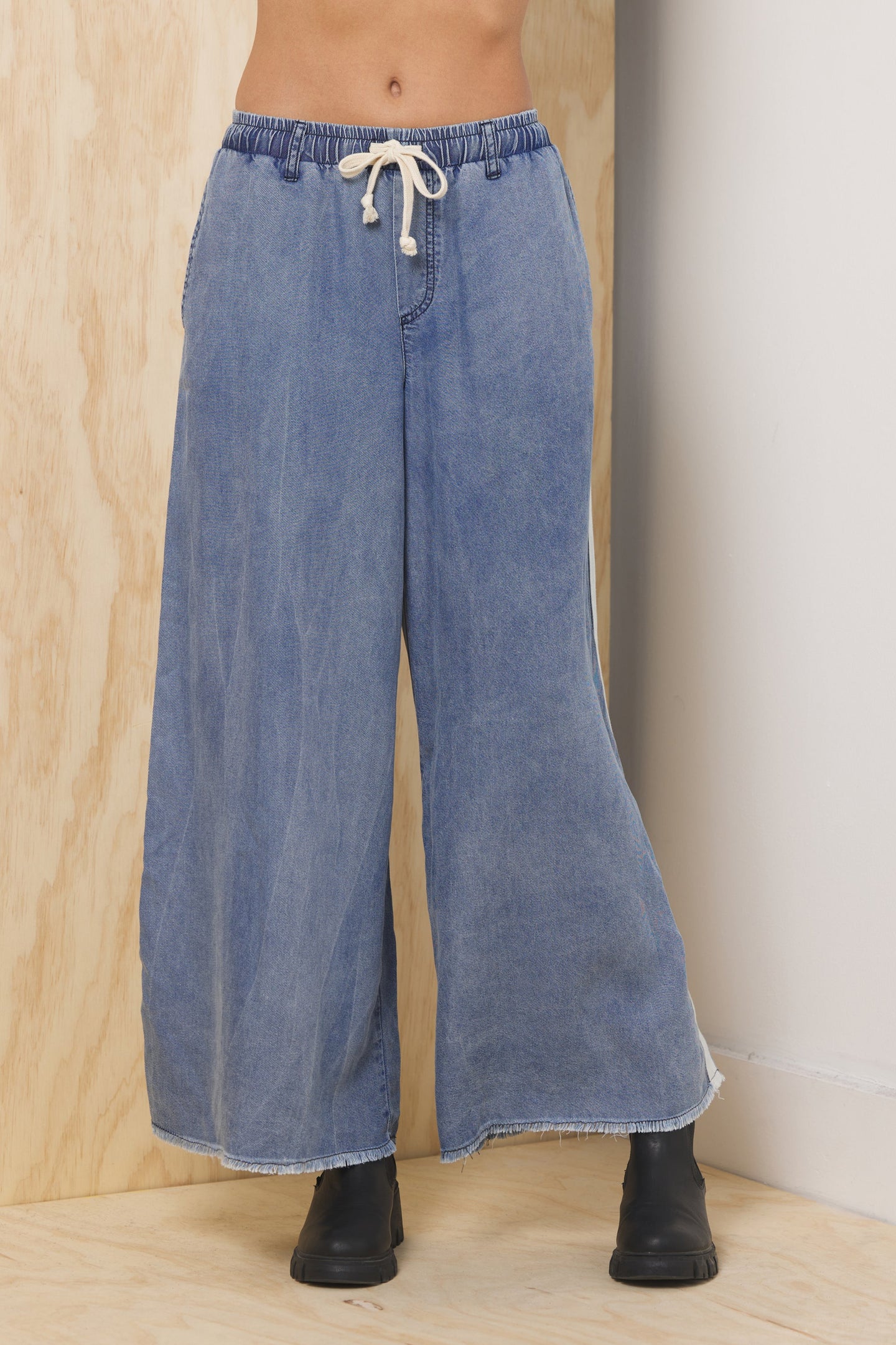 VINTAGE HAVANA-TENCEL WIDE LEG PANT WITH CONTRAST