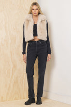 Load image into Gallery viewer, VINTAGE HAVANA-ALMOND COZY FUR VEST
