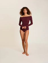 Load image into Gallery viewer, COMMANDO-OFF SHOULDER BODYSUIT WITH THUMBHOLES RAISIN
