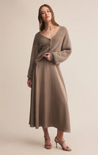 Load image into Gallery viewer, Z SUPPLY- NORTHPOINTE MIDI SKIRT IN MOONLIGHT
