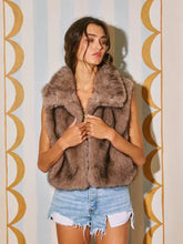 Load image into Gallery viewer, BUCKETLIST-ZIP UP FAUX FUR VEST
