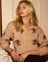 Load image into Gallery viewer, HEARTLOOM-LOUIS CARDI IN SAND
