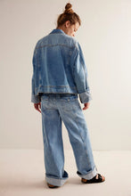 Load image into Gallery viewer, FREE PEOPLE- SUZY DENIM JACKET
