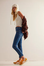 Load image into Gallery viewer, FREE PEOPLE- BEACON MID RISE CROP
