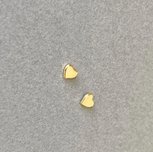 Load image into Gallery viewer, EAR KIT- TINY HEART STUD
